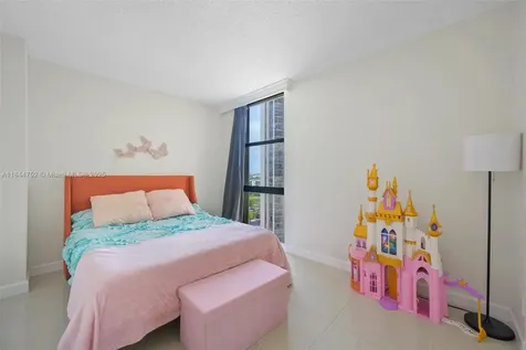 20335 W Country Club Drive Aventura FL 33180