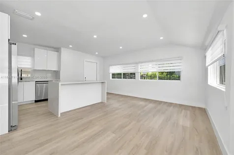 2479 NW 26th Street Miami FL 33142