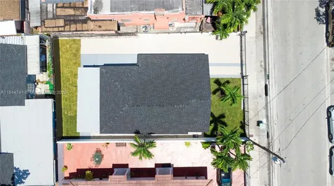 2479 NW 26th Street Miami FL 33142