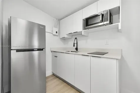 2479 NW 26th Street Miami FL 33142