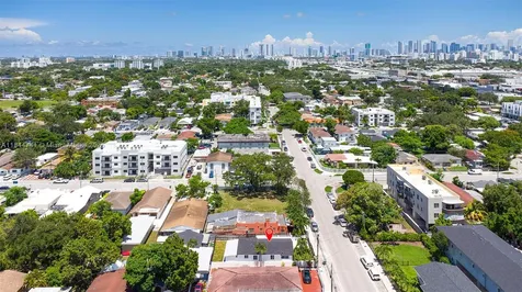 2479 NW 26th Street Miami FL 33142