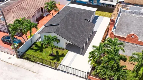 2479 NW 26th Street Miami FL 33142