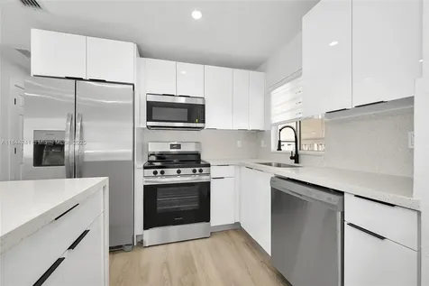 2479 NW 26th Street Miami FL 33142