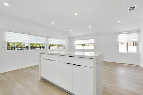 2479 NW 26th Street Miami FL 33142