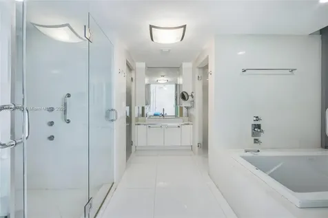 3737 Collins Avenue Miami Beach FL 33140