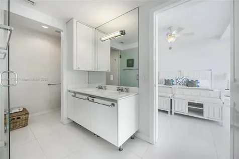 3737 Collins Avenue Miami Beach FL 33140