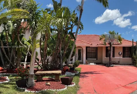 8453 NW 189 Street Road Hialeah FL 33015