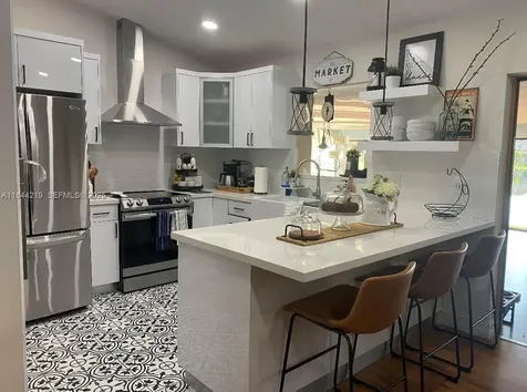 8453 NW 189 Street Road Hialeah FL 33015