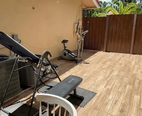 8453 NW 189 Street Road Hialeah FL 33015