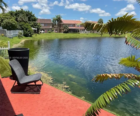 8453 NW 189 Street Road Hialeah FL 33015