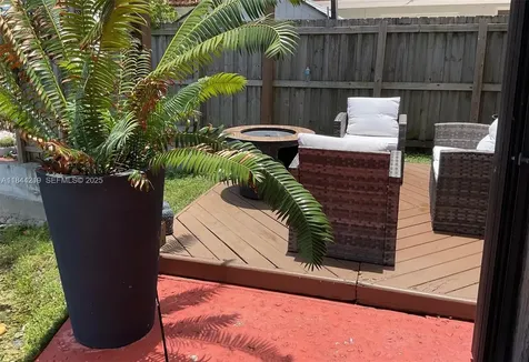 8453 NW 189 Street Road Hialeah FL 33015