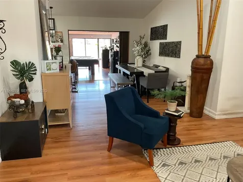 8453 NW 189 Street Road Hialeah FL 33015