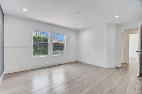 3757 NE 208th Terrace Aventura FL 33180