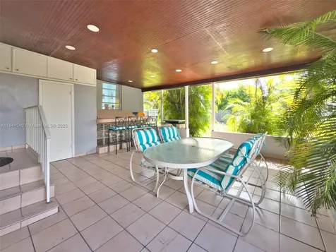 6290 SW 37th Street Miami FL 33155
