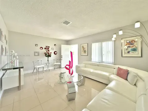 6290 SW 37th Street Miami FL 33155