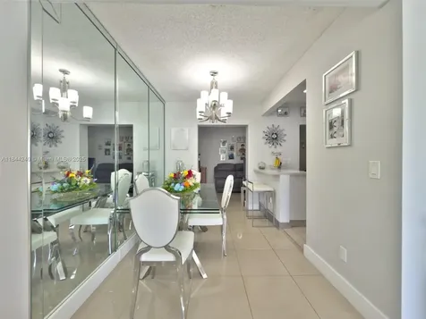 6290 SW 37th Street Miami FL 33155