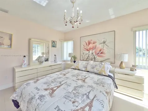 6290 SW 37th Street Miami FL 33155
