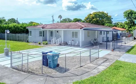 6290 SW 37th Street Miami FL 33155