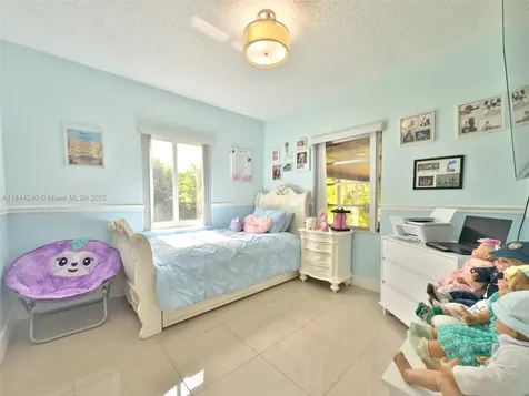 6290 SW 37th Street Miami FL 33155
