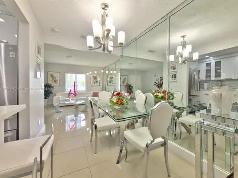 6290 SW 37th Street Miami FL 33155