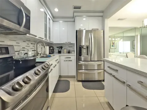 6290 SW 37th Street Miami FL 33155