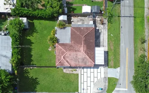 6290 SW 37th Street Miami FL 33155