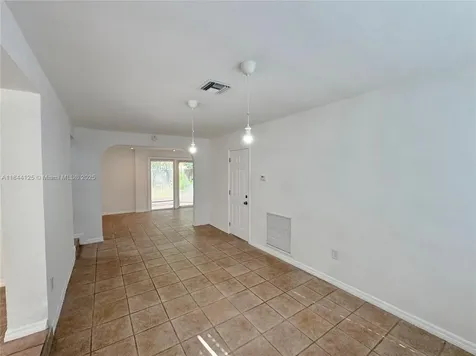 7536 Cutlass Avenue North Bay Village FL 33141