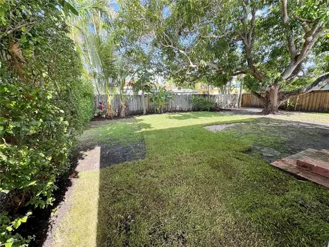 7536 Cutlass Avenue North Bay Village FL 33141