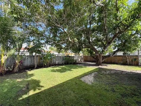 7536 Cutlass Avenue North Bay Village FL 33141