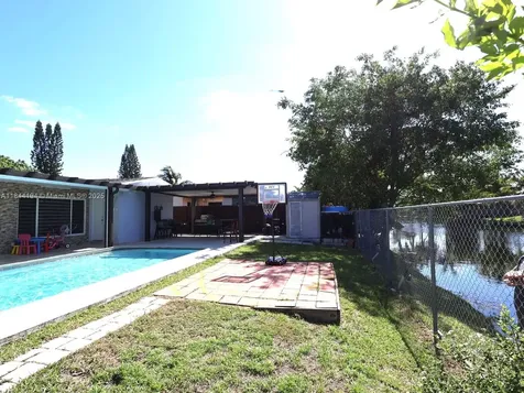 9170 NW 24th Place Sunrise FL 33322