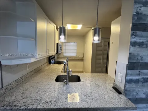9410 Poinciana Place Davie FL 33324