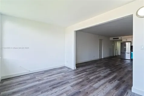 445 NE 195th Street Miami FL 33179