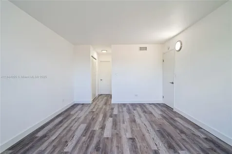 445 NE 195th Street Miami FL 33179