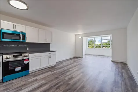 445 NE 195th Street Miami FL 33179