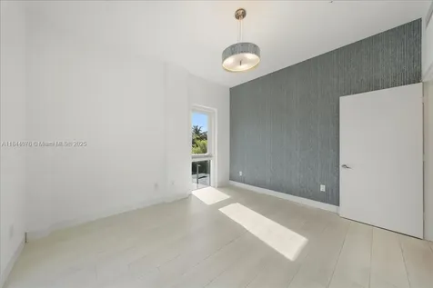455 NE 39th Street Miami FL 33137