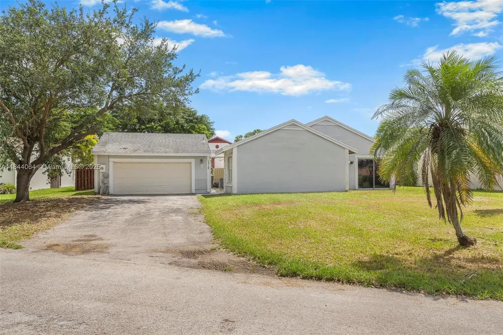 1312 N Quetzal Court Homestead FL 33035