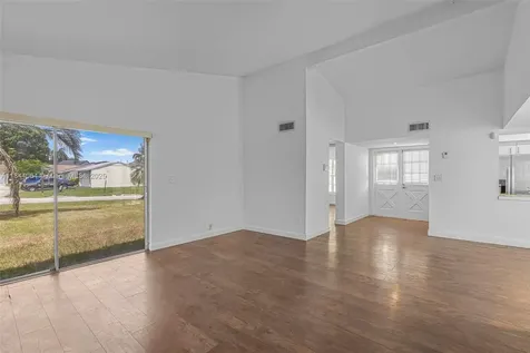 1312 N Quetzal Court Homestead FL 33035