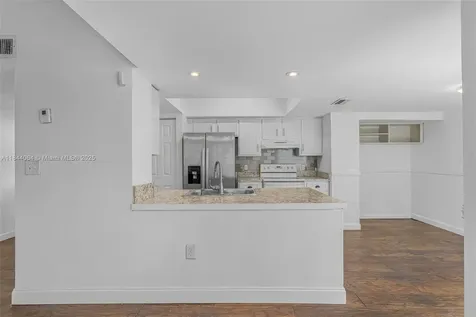 1312 N Quetzal Court Homestead FL 33035