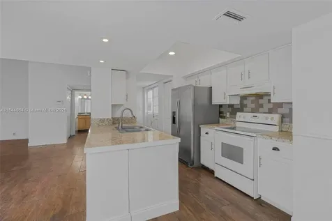 1312 N Quetzal Court Homestead FL 33035