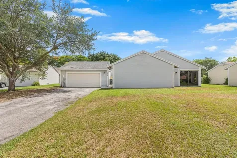 1312 N Quetzal Court Homestead FL 33035