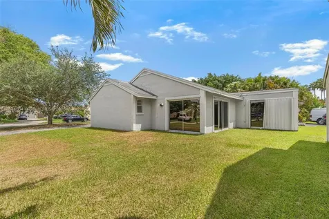 1312 N Quetzal Court Homestead FL 33035