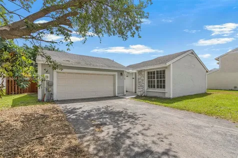 1312 N Quetzal Court Homestead FL 33035