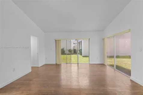 1312 N Quetzal Court Homestead FL 33035