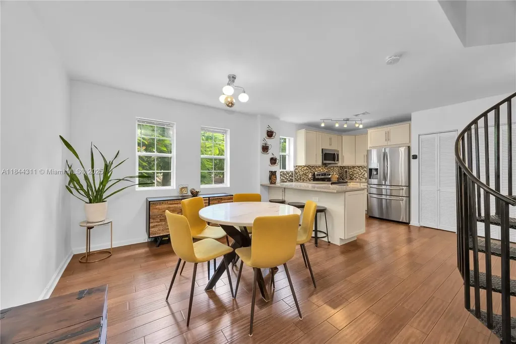 2850 Coconut Avenue Miami FL 33133