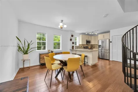 2850 Coconut Avenue Miami FL 33133