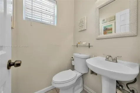 2850 Coconut Avenue Miami FL 33133