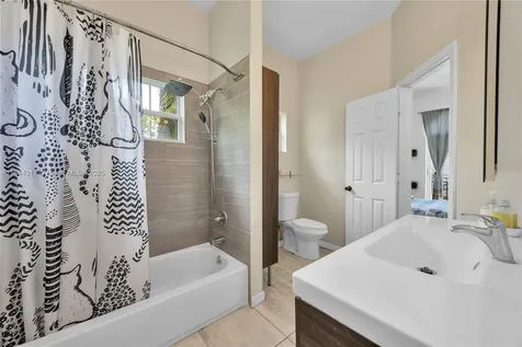 2850 Coconut Avenue Miami FL 33133