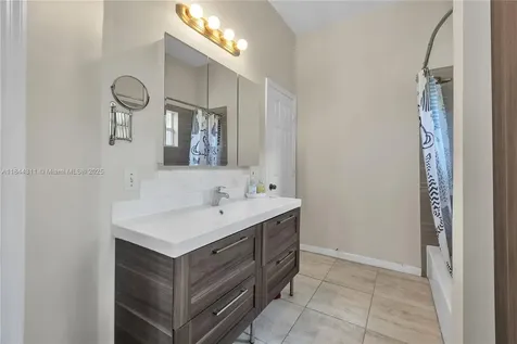 2850 Coconut Avenue Miami FL 33133