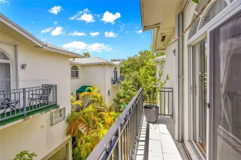 2850 Coconut Avenue Miami FL 33133
