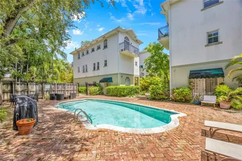 2850 Coconut Avenue Miami FL 33133